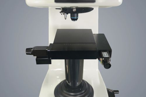 Microdurómetro Vickers XHVT-1000Z